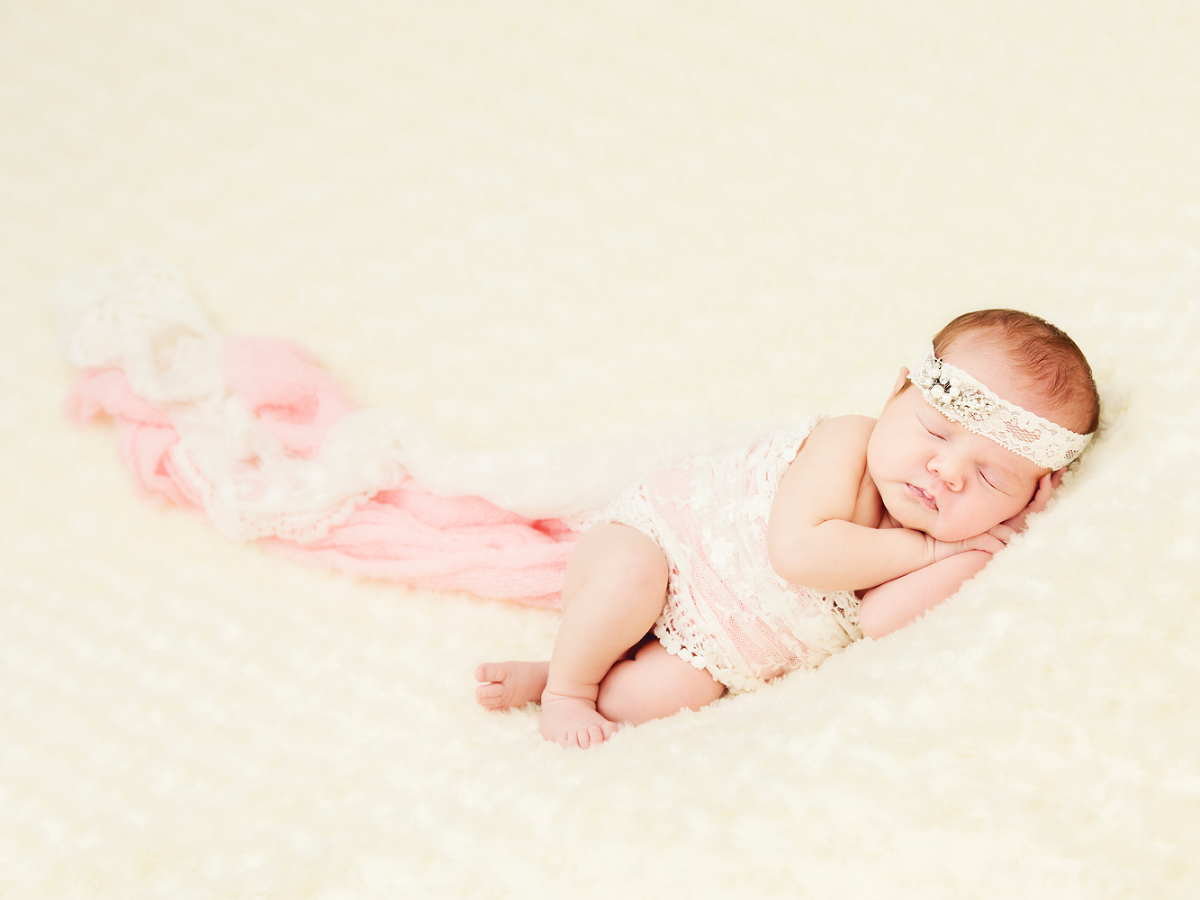 NEWBORN BABIES SESSIONS